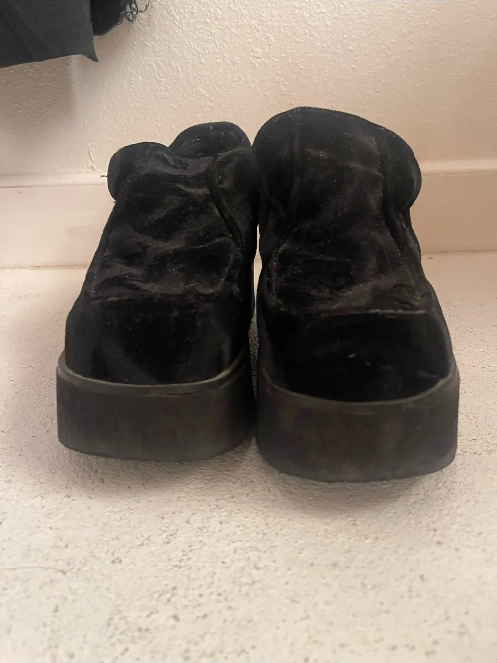 Y2K Steve Madden Black Velvet Platform Slip-Ons